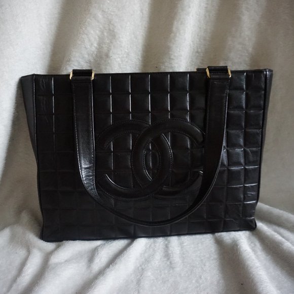 CHANEL Chocolate Bar CC Handbag - Picture 8 of 17